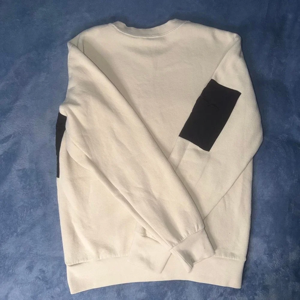 Alo Yoga cream & black color block sweatshirt